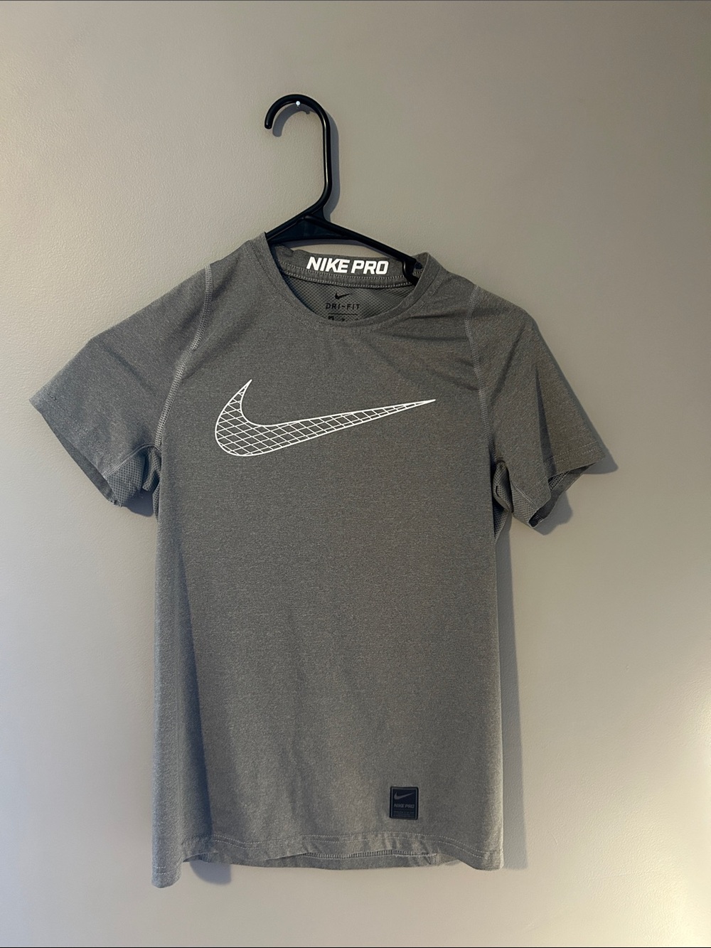 Nike Pro Boy’s Medium Grey Dri-FIT Short Sleeve Training Shirt